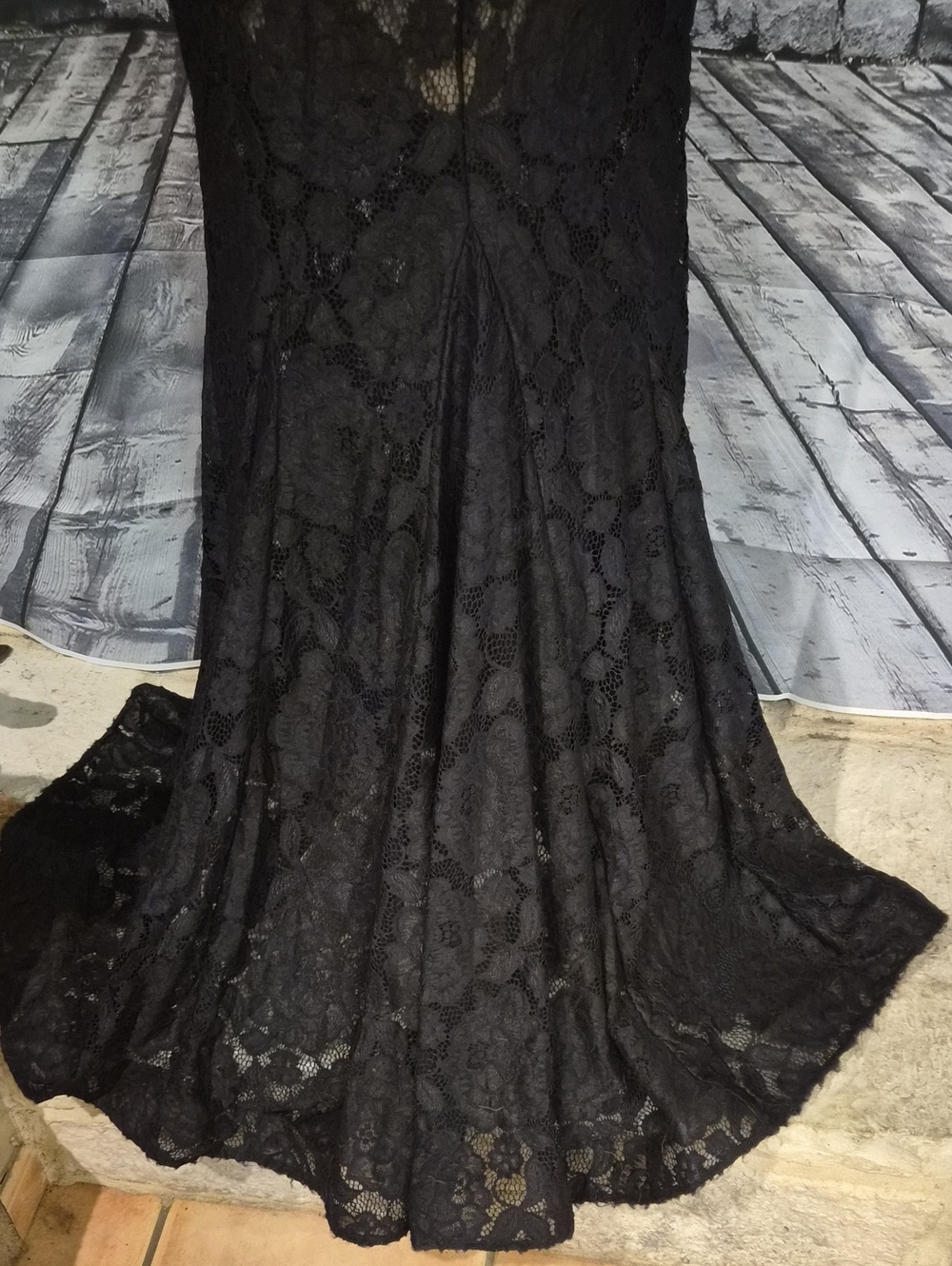 Betsy & Adam Sz 12 Black Lace V-Neck Formal - Picture 11 of 11